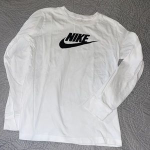 Girls Large Nike long sleeve tshirts, GUC